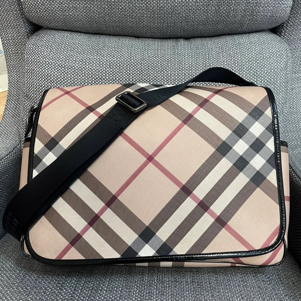 Authentic Burberry Messenger bag euc